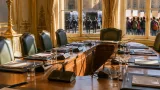 Macron préside un conseil de défense, reçoit les lycéens et rencontre les forces de l'ordre avant le 24 octobre