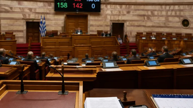 La Grèce vote l’interdiction des réseaux sociaux aux moins de 15 ans à partir de janvier 2027